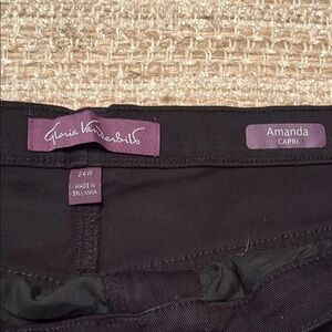 Gloria Vanderbilt Black capri jeans size 24